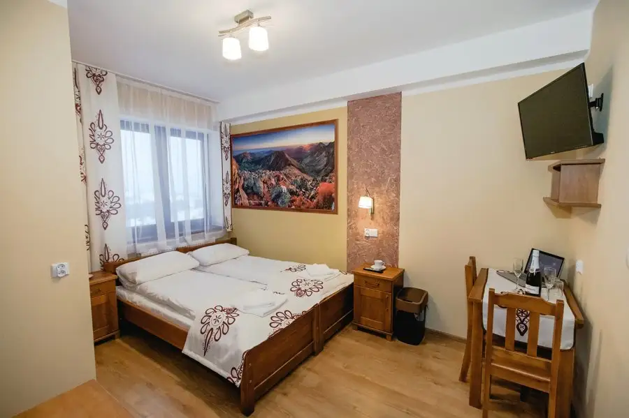 სტანდარტული ორადგილიანი ოთახი საკუთარი სააბაზანოთი